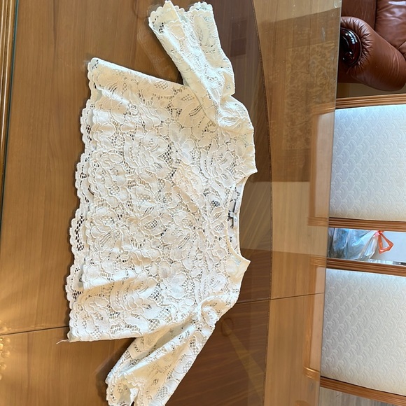 Stunning Alexis brand crop top. Lace floral print. - Picture 1 of 6